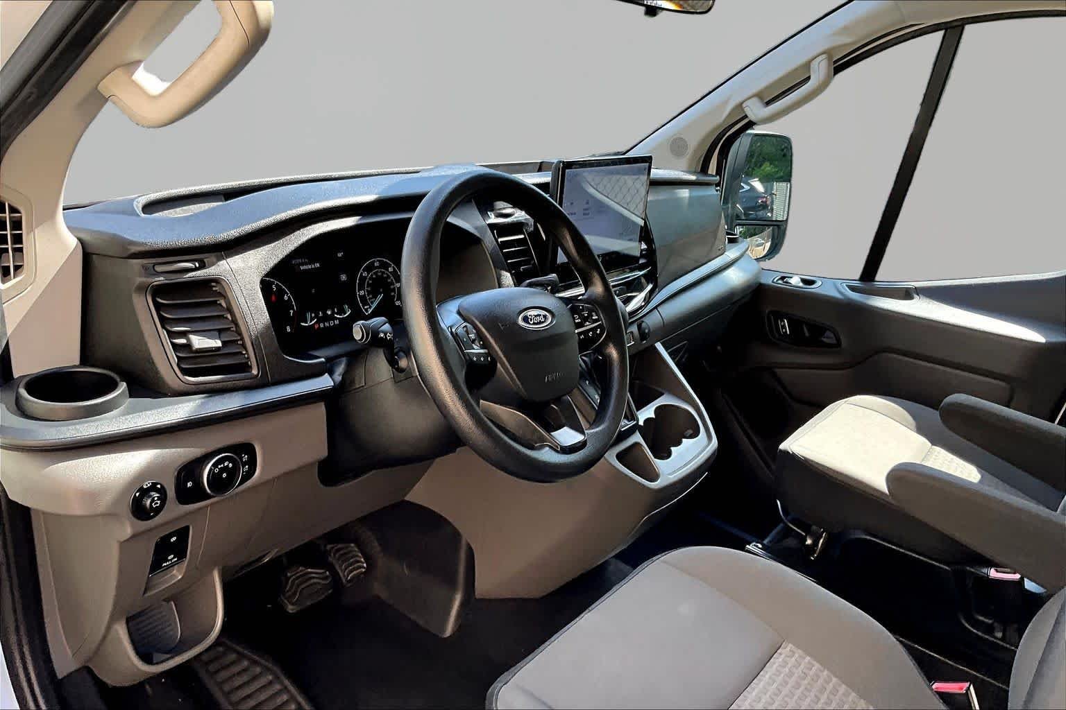 Used 2023 Oxford White Ford XLT image 18