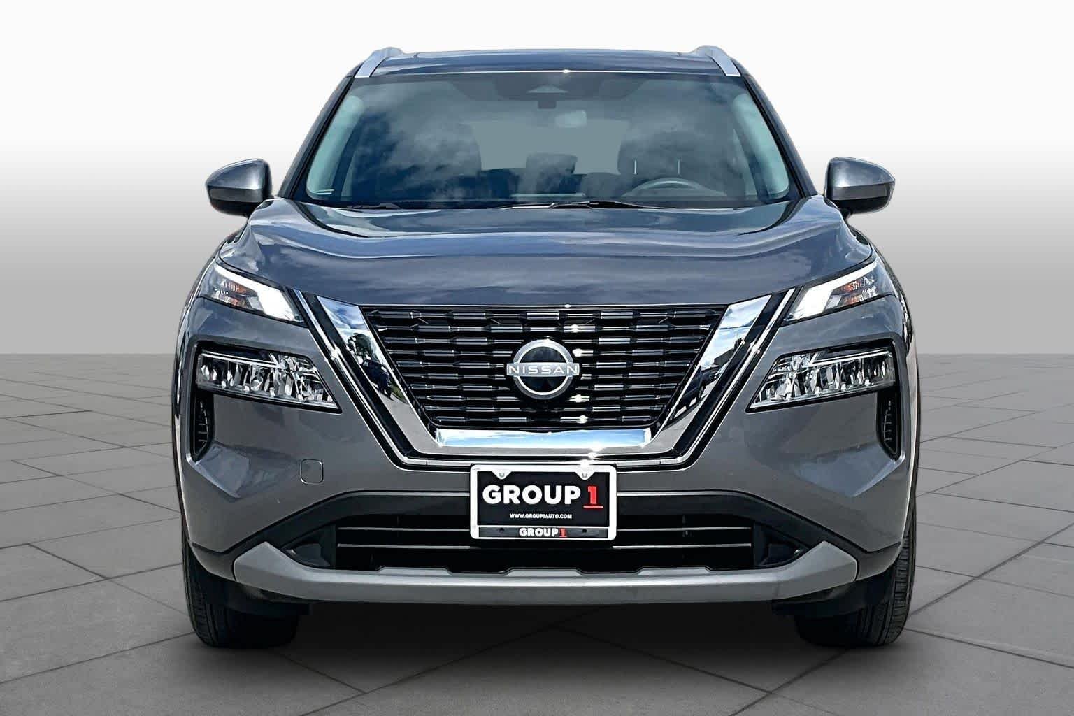 Used 2023 Gun Metallic Nissan SV image 4