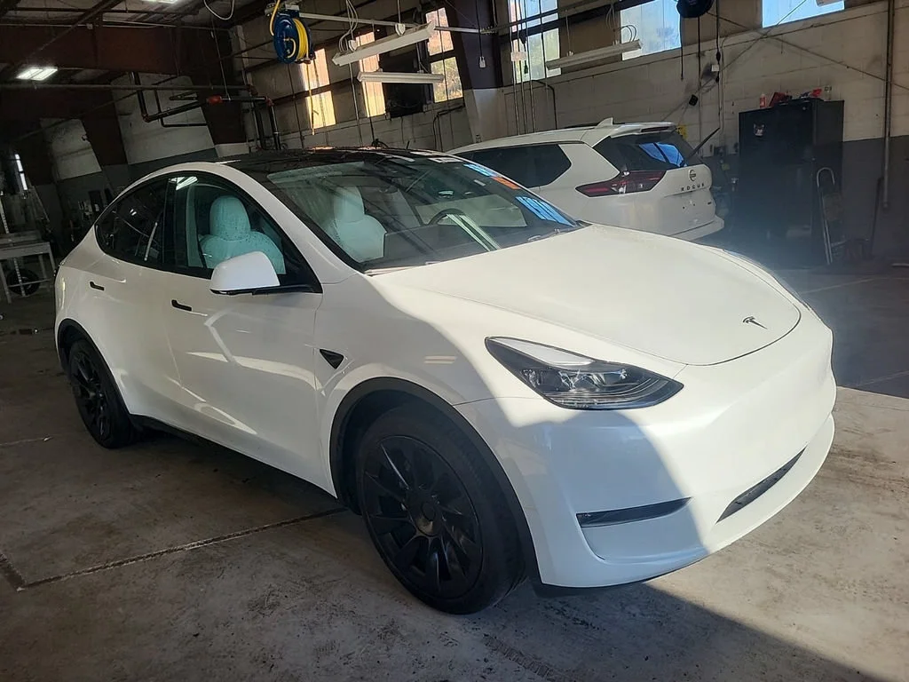Used 2024 White Tesla Long Range image 3