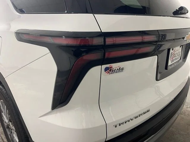 Used 2025 Summit White Chevrolet LT image 6