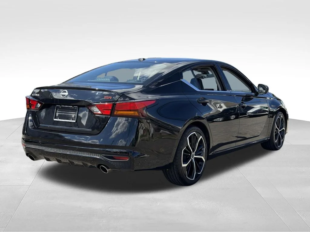 Used 2024 Black Nissan 2.5 SR image 11