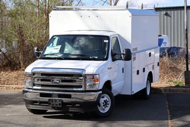 2026 Ford E-Series DRW E-350 Super Duty 138 in WB's photo