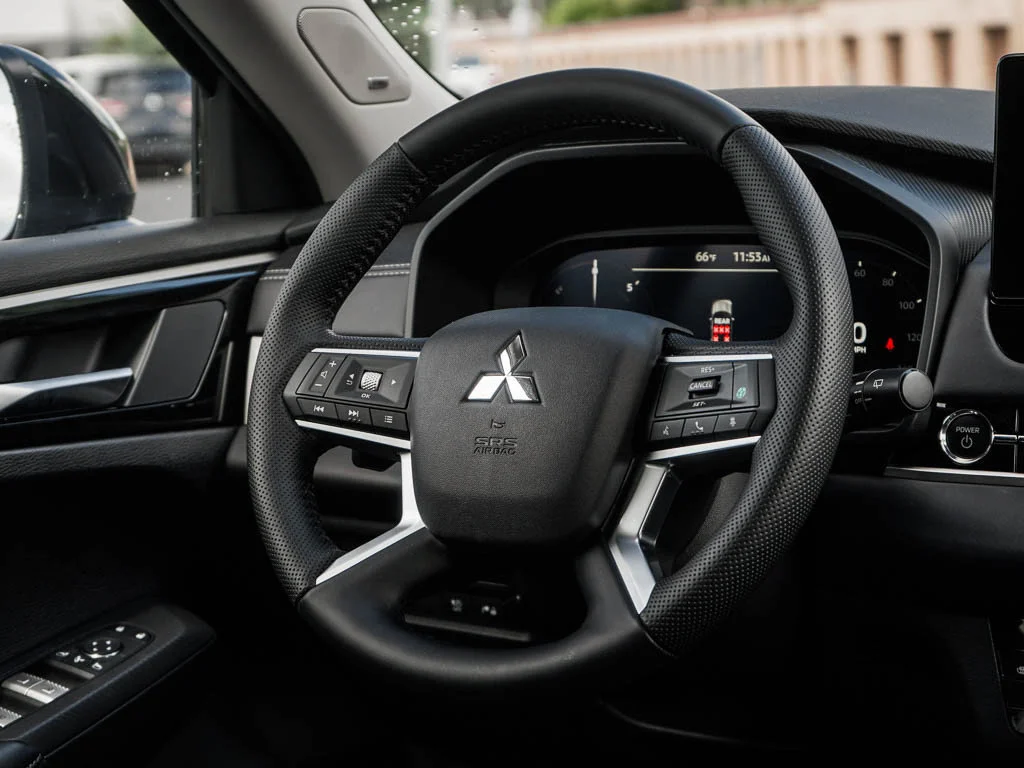 New 2026 Black Diamond Mitsubishi SE S-AWC image 15