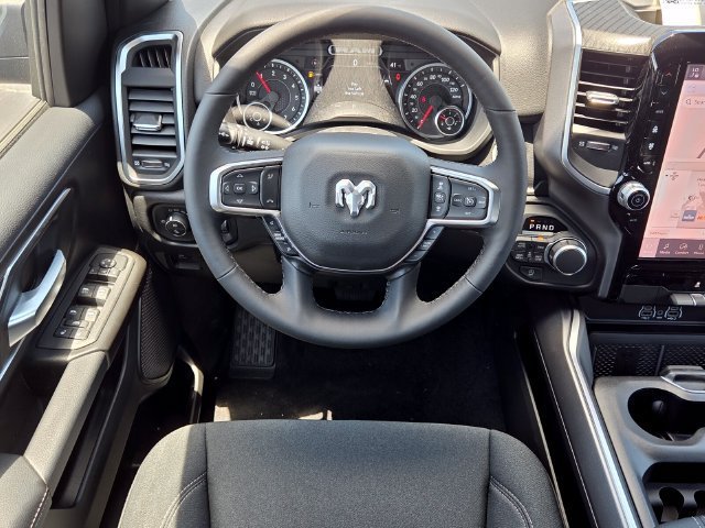 New 2026 Diamond Black Crystal Pearl-Coat Exterior Paint RAM Big Horn image 6