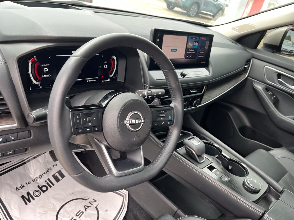 Used 2024 Gold Nissan Platinum image 14