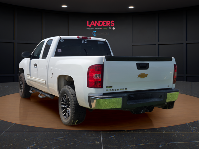 Used 2012 White Chevrolet LT image 2