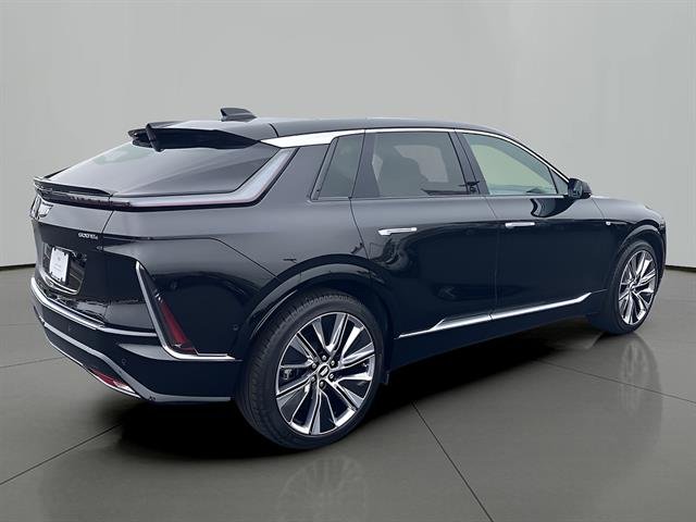 2026 Cadillac LYRIQ Signature Luxury, photo 5 of 12