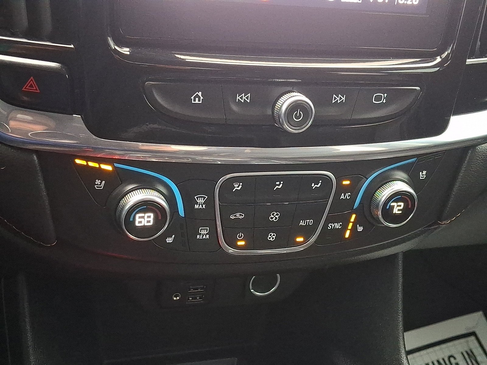 2020 Chevrolet Traverse Premier - Photo 18