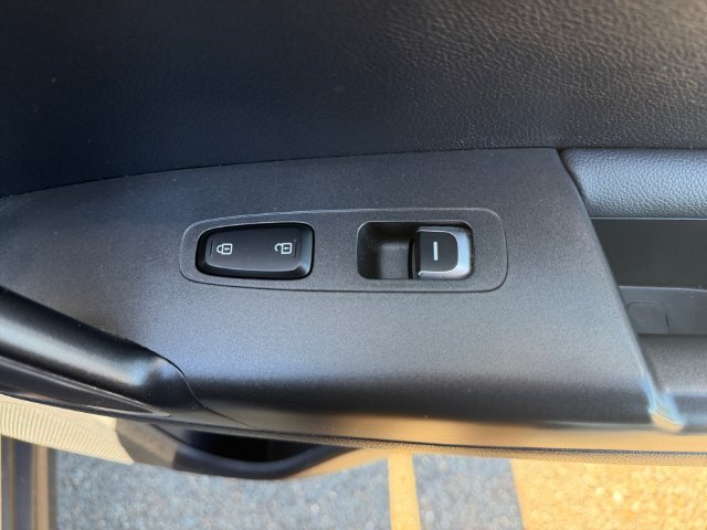 Used 2022 Silver Kia LX image 31