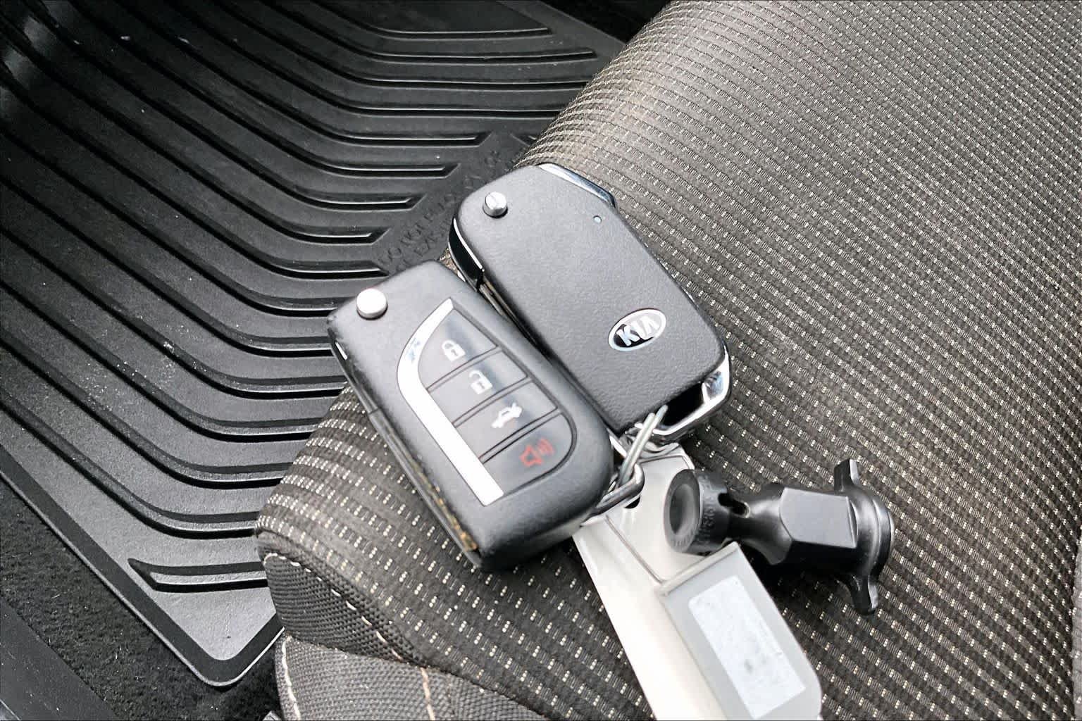 Used 2021 Aurora Black Kia LXS image 14