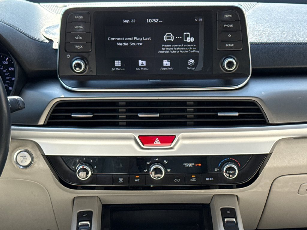 Used 2020 Green Kia S image 12