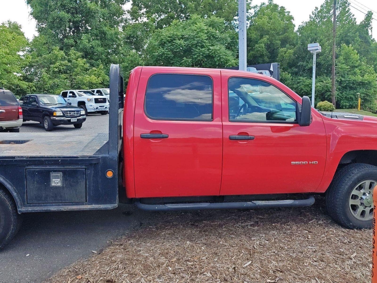 Used 2011 Victory Red Chevrolet SRW LT image 6