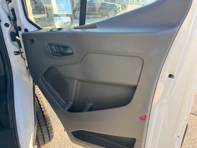 2024 Ford Transit Cutaway Base - Photo 32