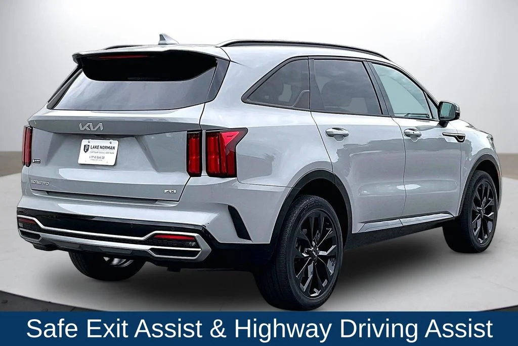 Used 2023 Gray Kia SX image 9