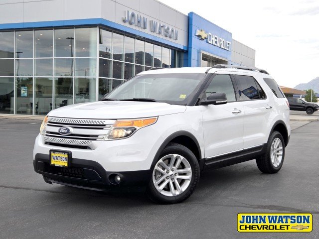 Used 2013 White Ford XLT image 1
