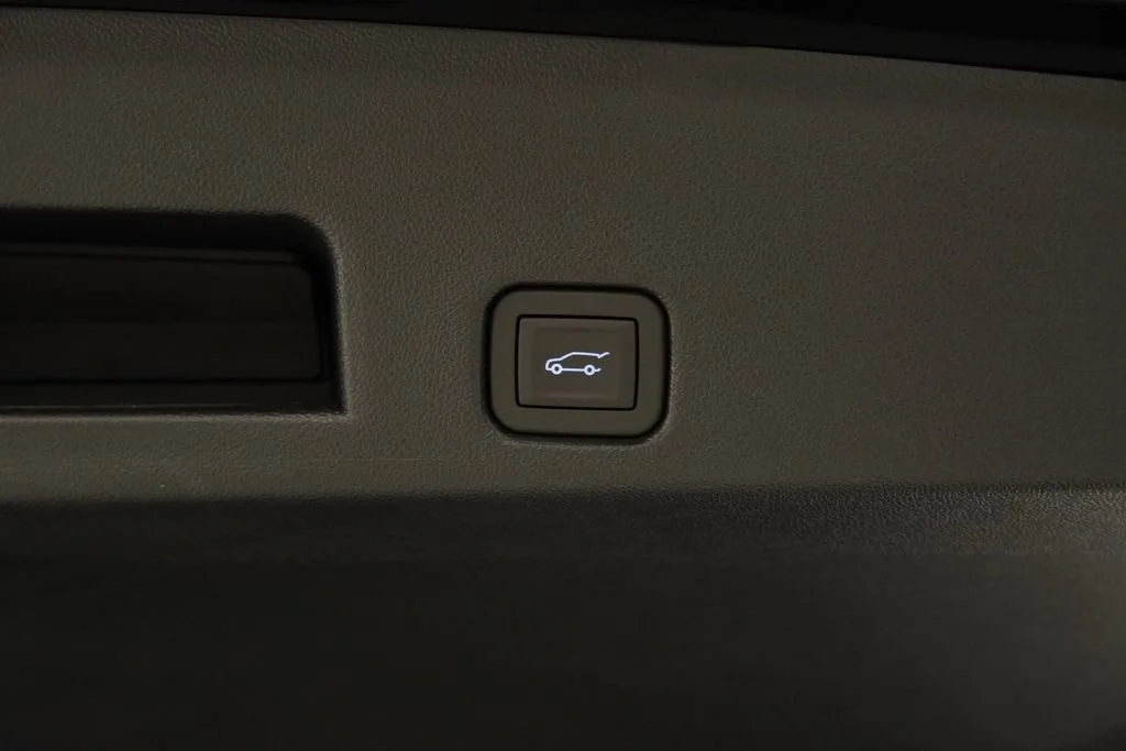 New 2026 Mosaic Black Metallic Chevrolet LT image 24