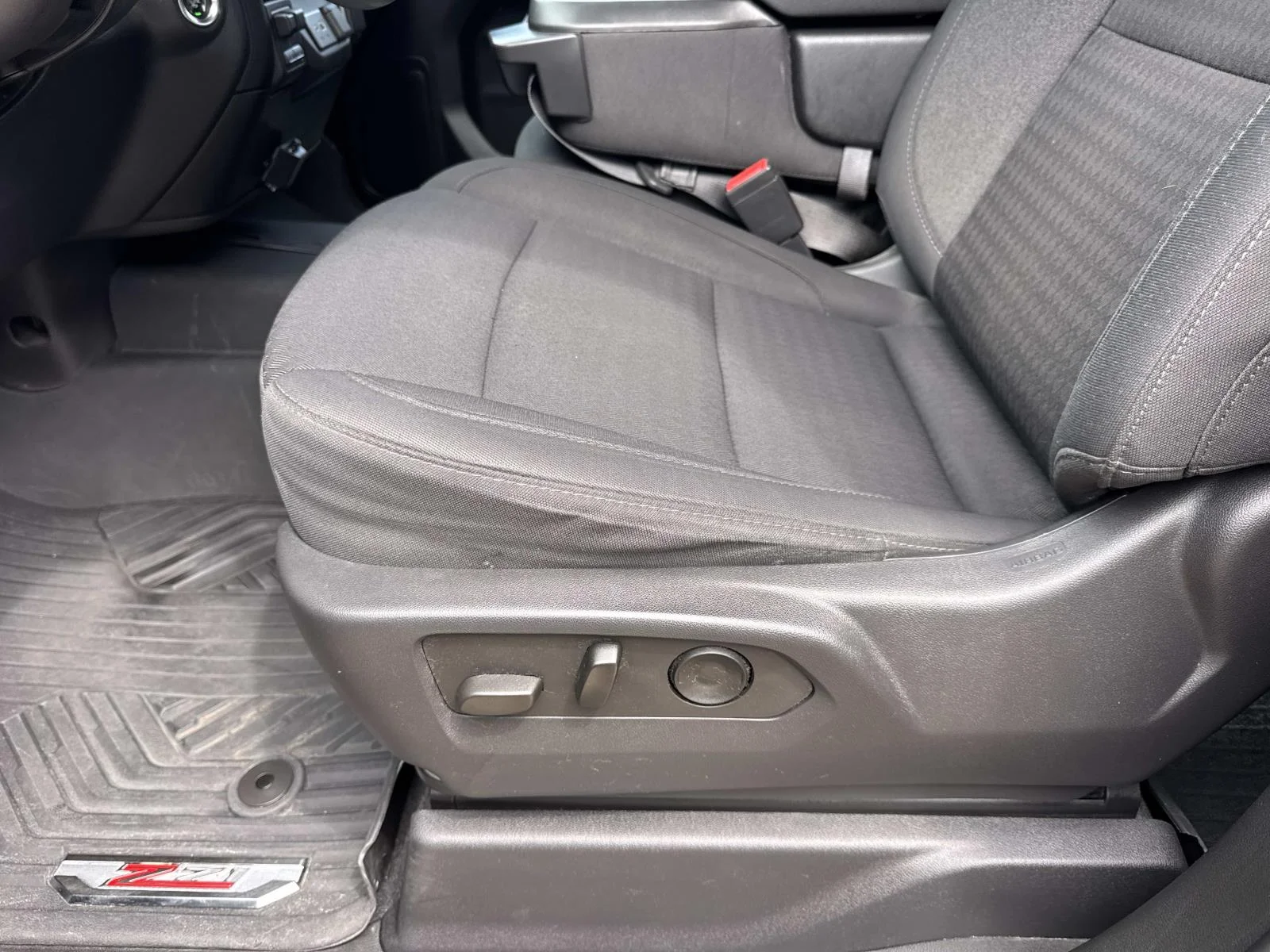 Used 2023 BLACK Chevrolet Custom Trail Boss image 16