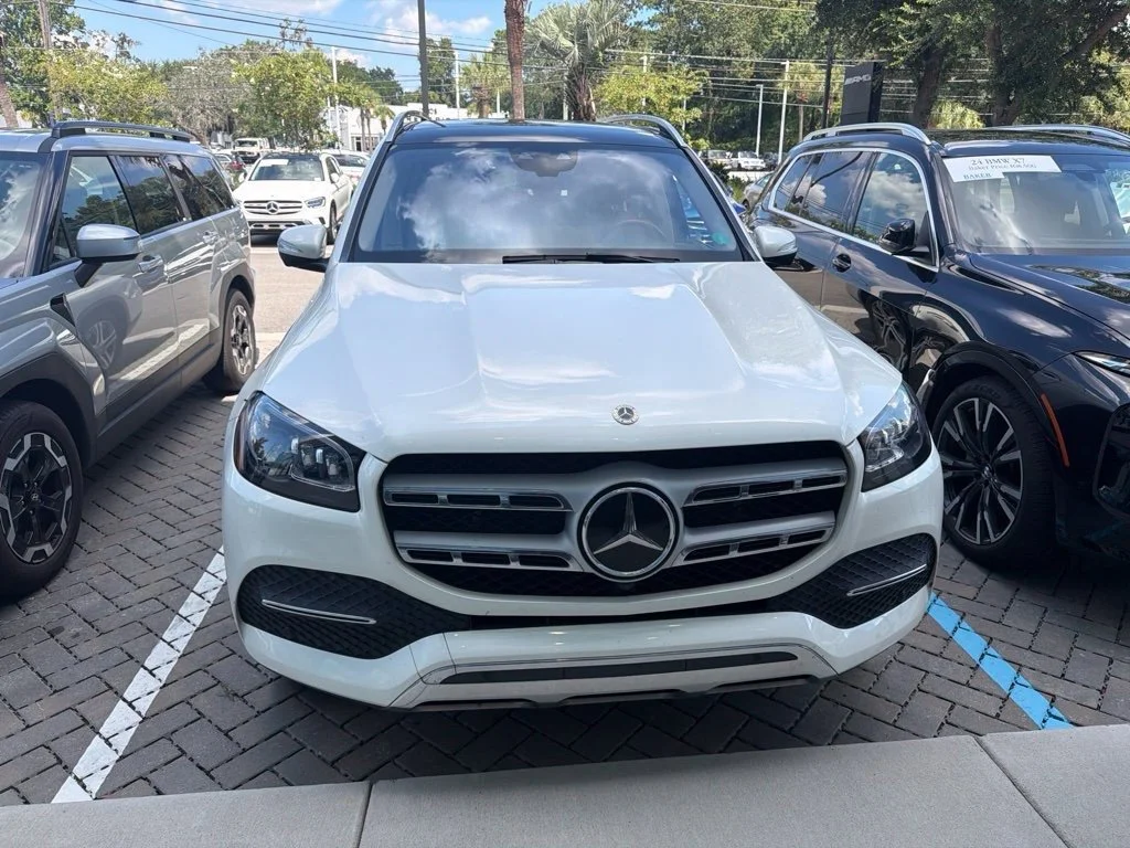Certified Used 2022  Mercedes-Benz GLS 450 image 3
