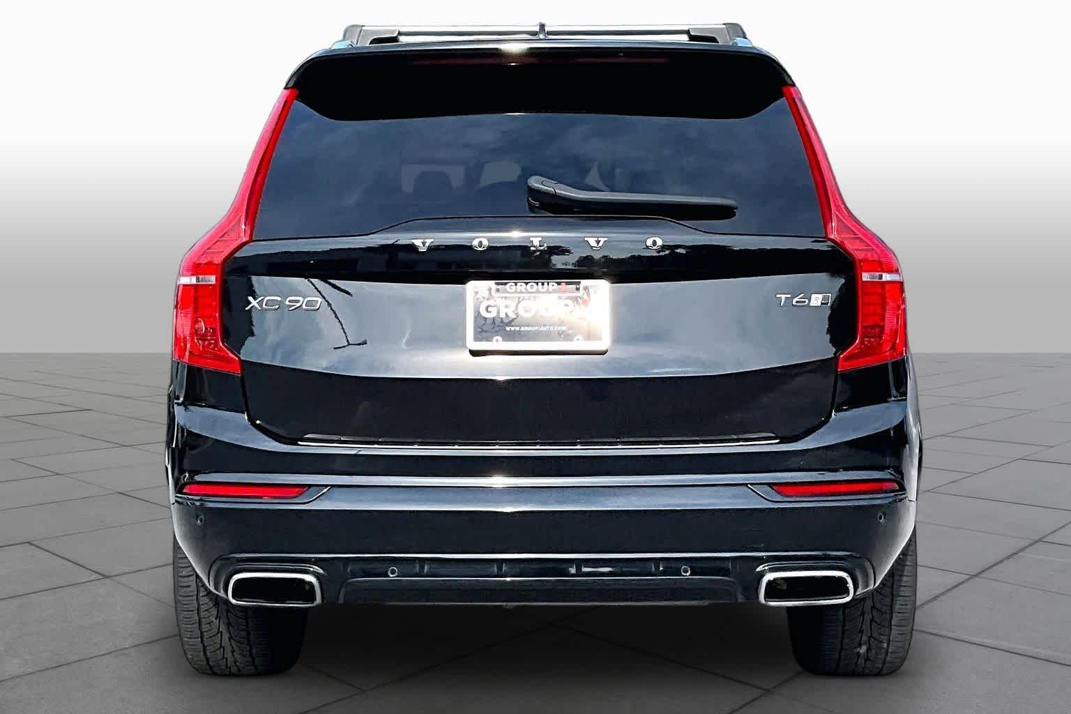 Used 2019 Onyx Black Metallic Volvo R-Design image 5
