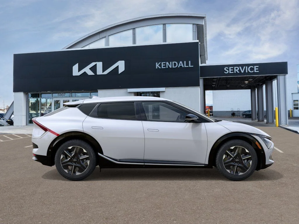 New 2026 White Kia Wind image 7