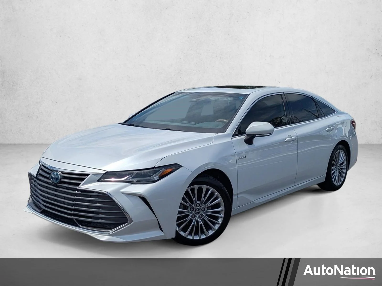 2020 Toyota Avalon Limited Hybrid's photo