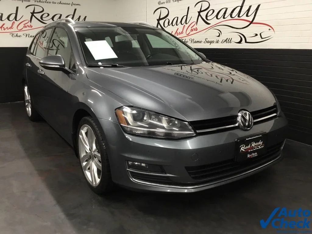 Used 2016 Gray Volkswagen SEL image 3