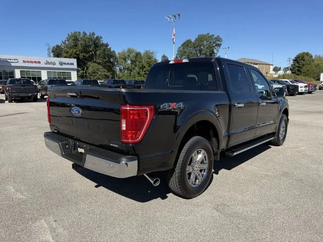 Used 2021 Black Ford XLT image 36
