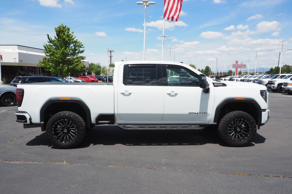 Used 2024 White GMC AT4 image 8