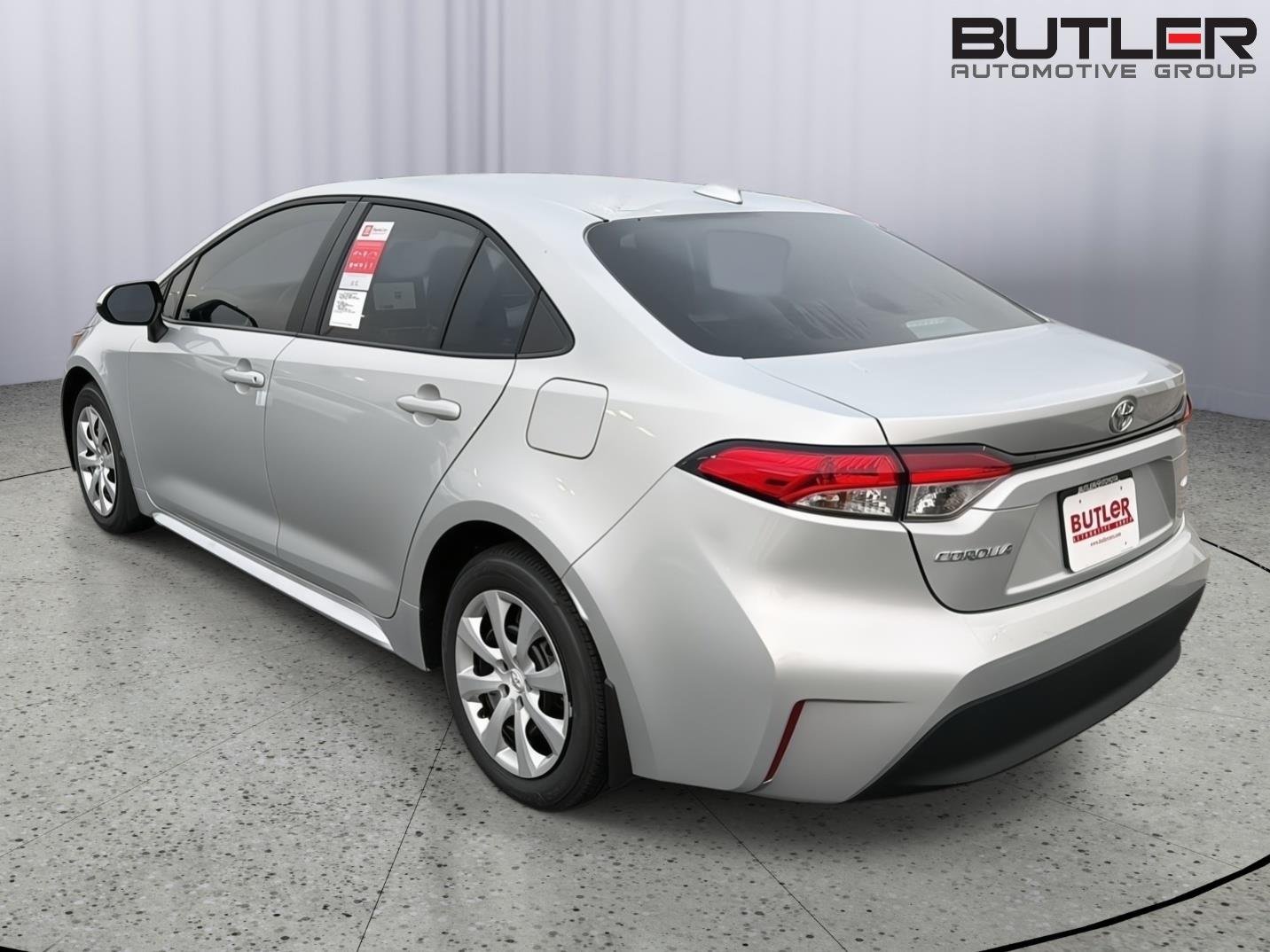 New 2026 Classic Silver Metallic Toyota LE image 4