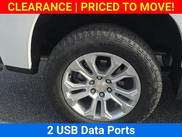New 2026 Summit White Chevrolet LTZ image 33