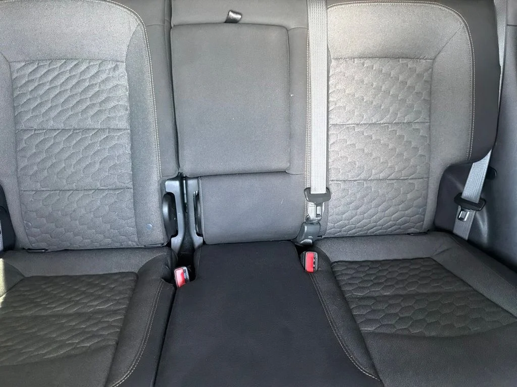 Used 2021 Blue Chevrolet LT image 19