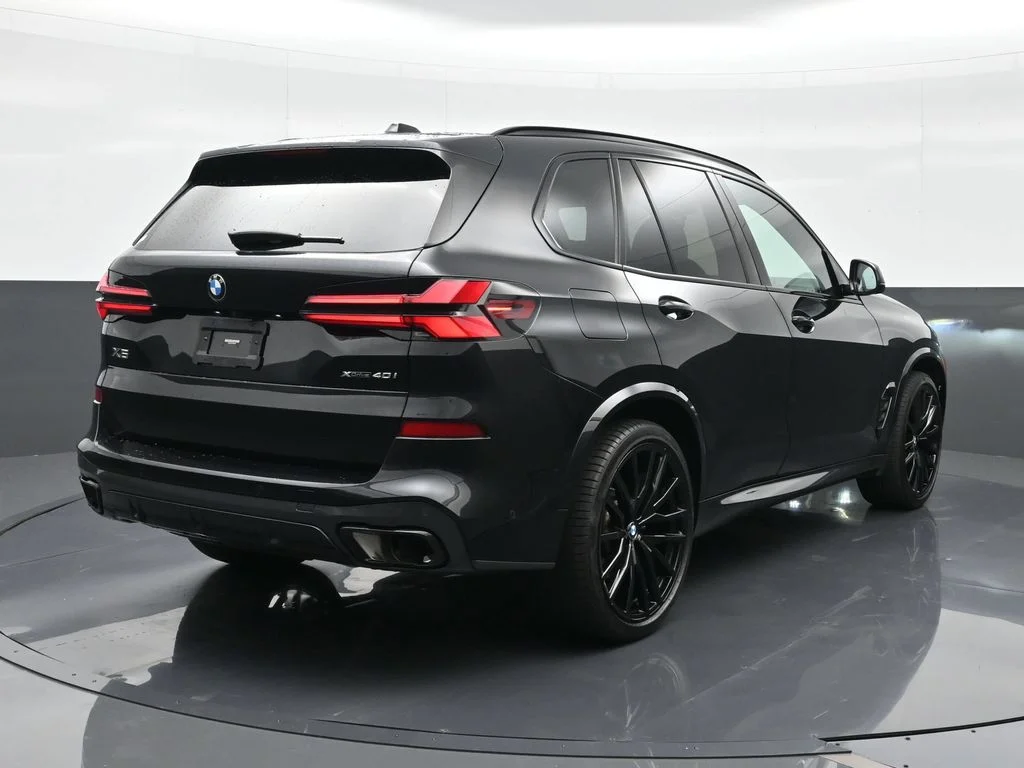 Used 2024 Black BMW xDrive40i image 13