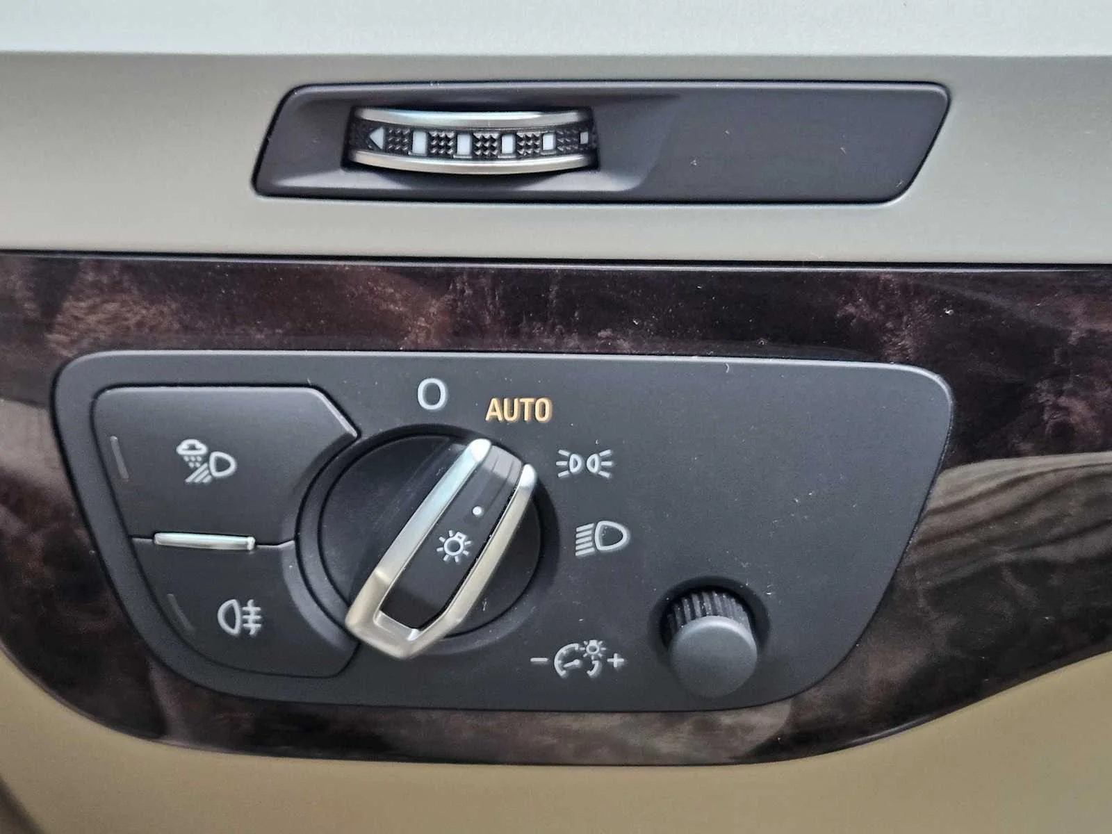 Used 2019  Audi Premium Plus image 16