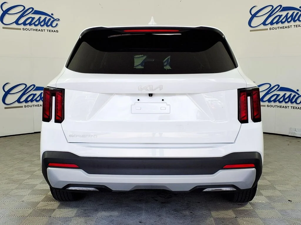 Certified Used 2025 White Kia LX image 4
