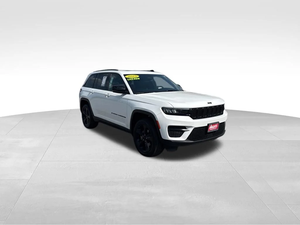 Used 2025 White Jeep Altitude X image 8