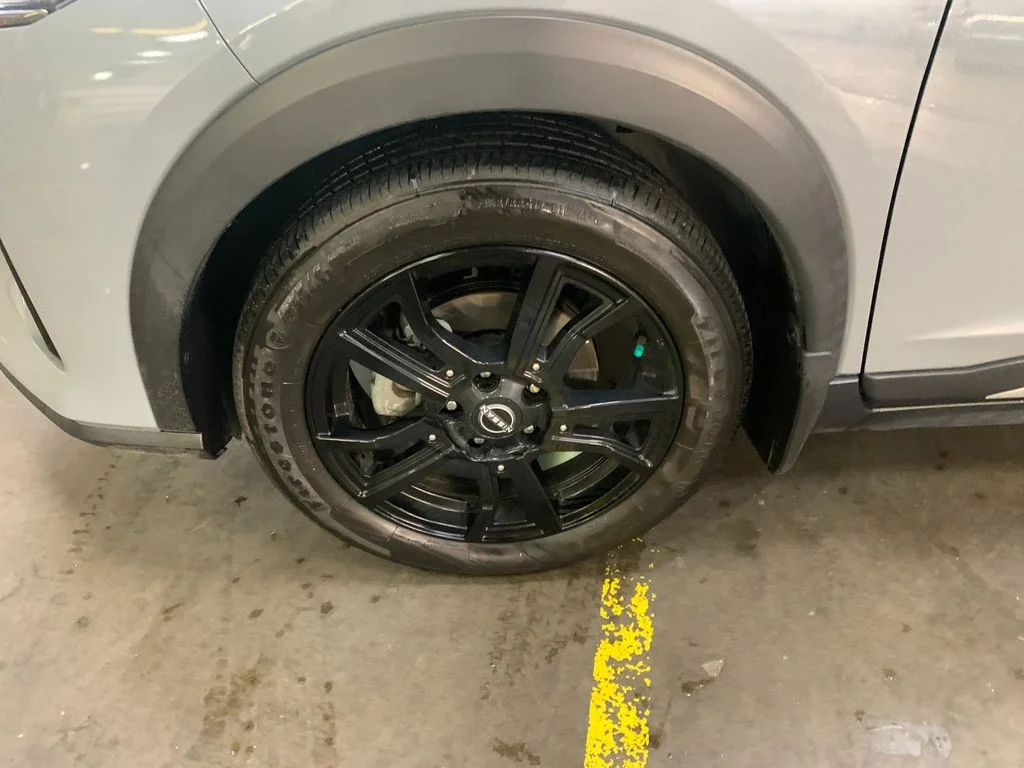 Used 2023 Gray Nissan SR image 33