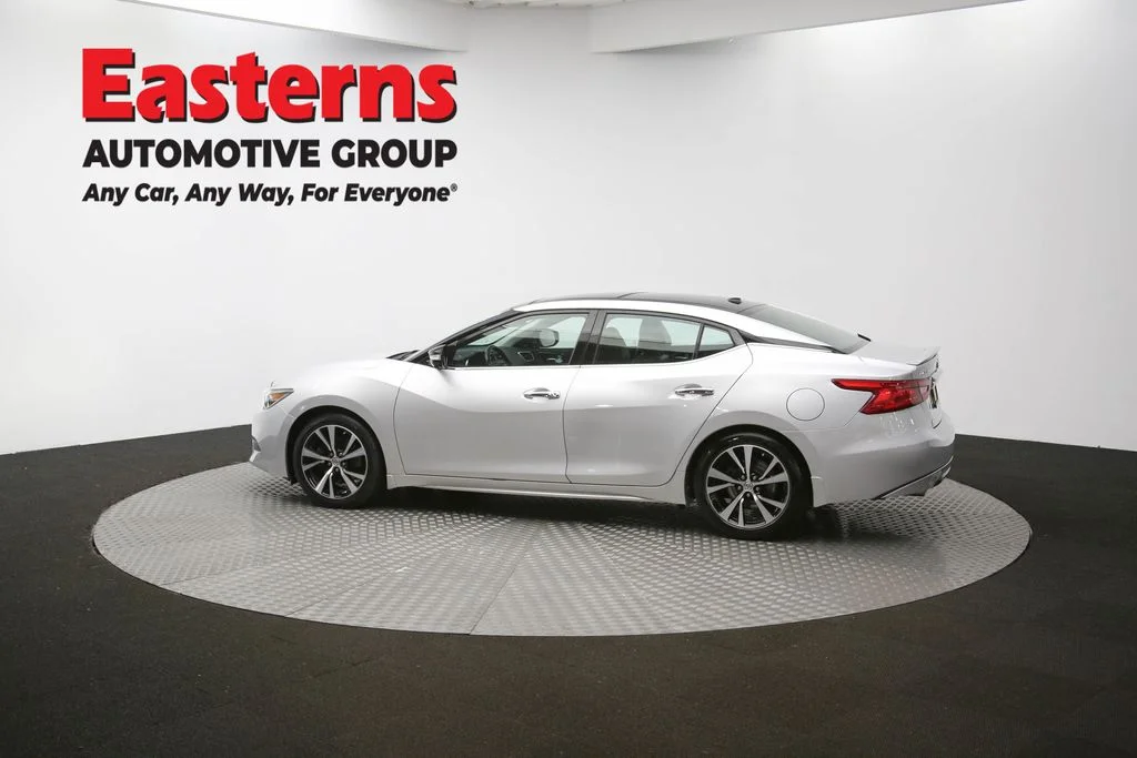 Used 2018 Silver Nissan Platinum image 65