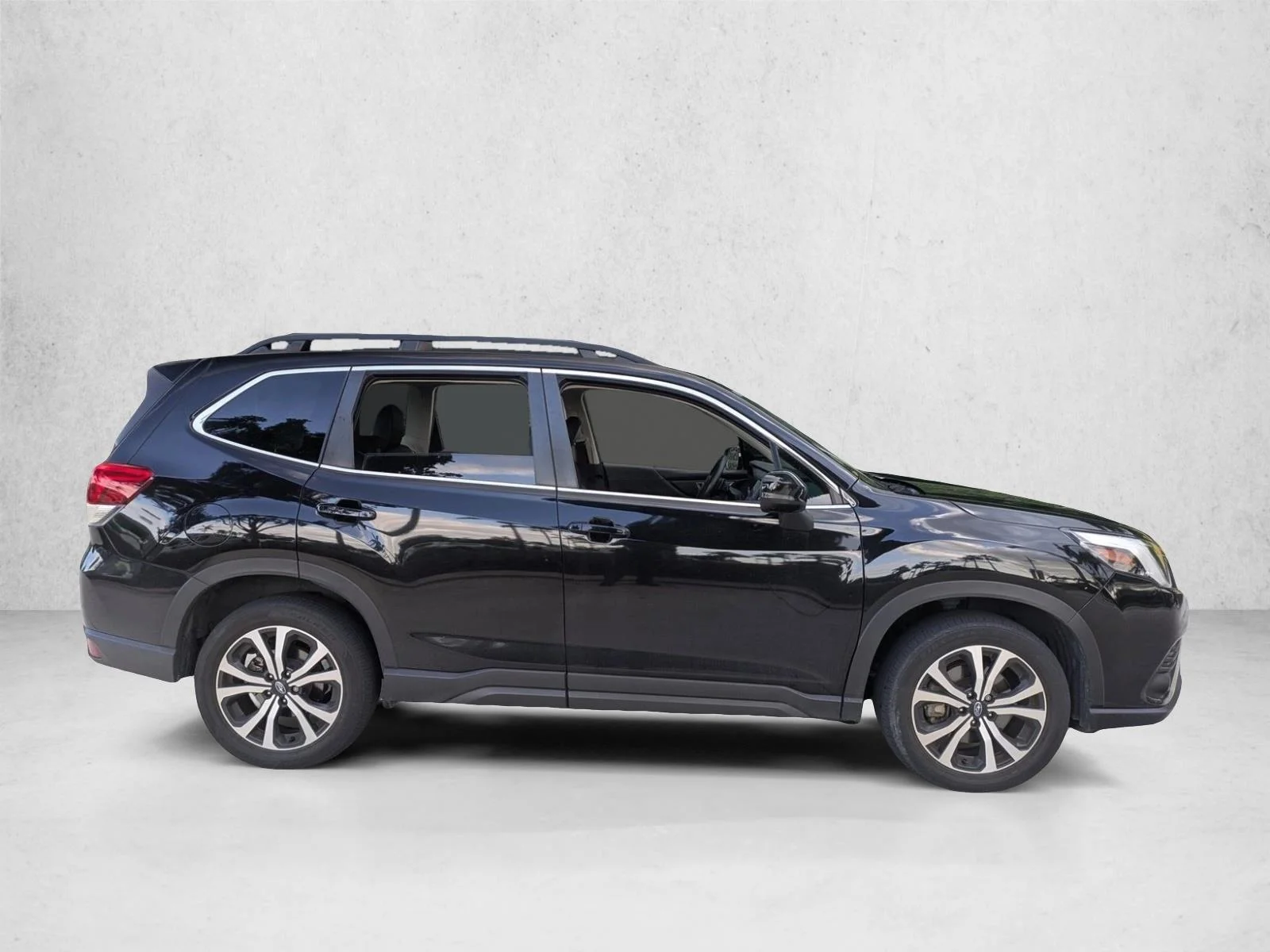 Used 2023 Crystal Black Silica Subaru Limited image 4