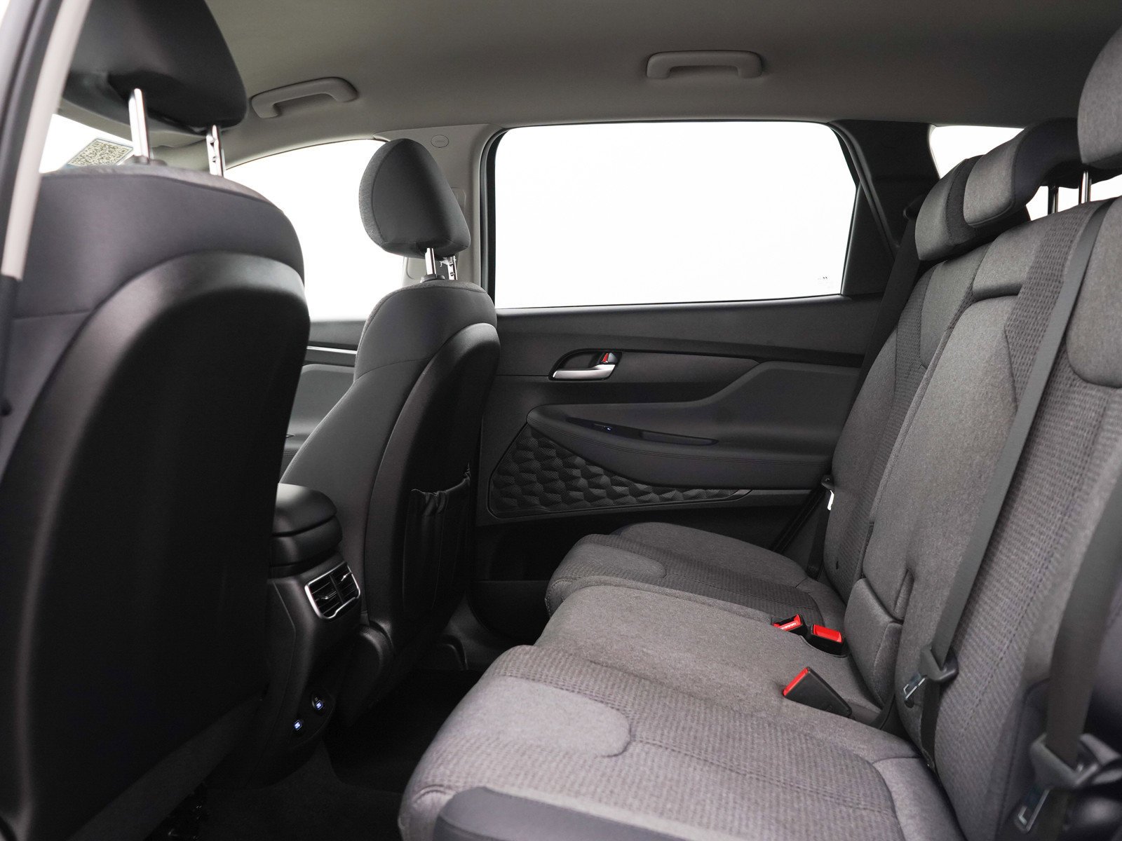2023 Hyundai Santa Fe SE - Photo 18