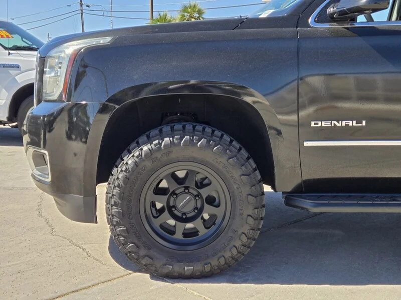 Used 2017 Onyx Black GMC Denali image 6