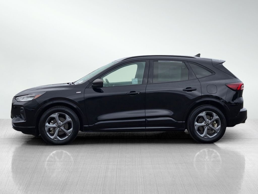 Used 2023 Agate Black Metallic Ford ST-Line image 6