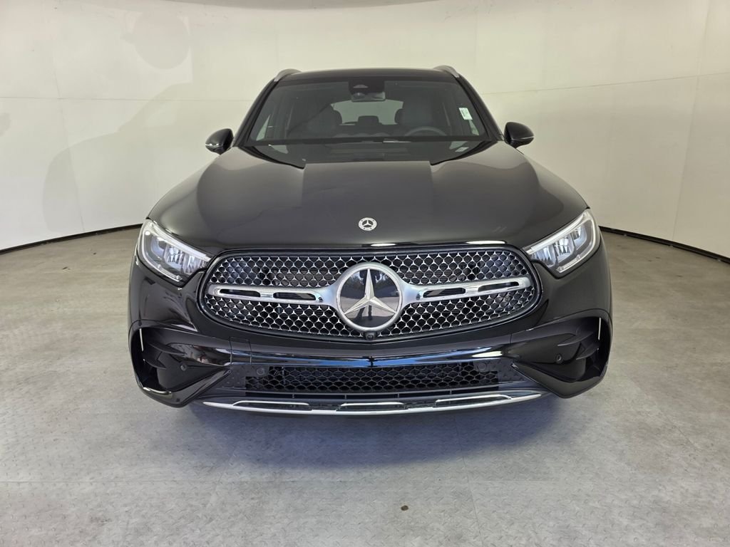 New 2026 Black Mercedes-Benz GLC 300 image 2