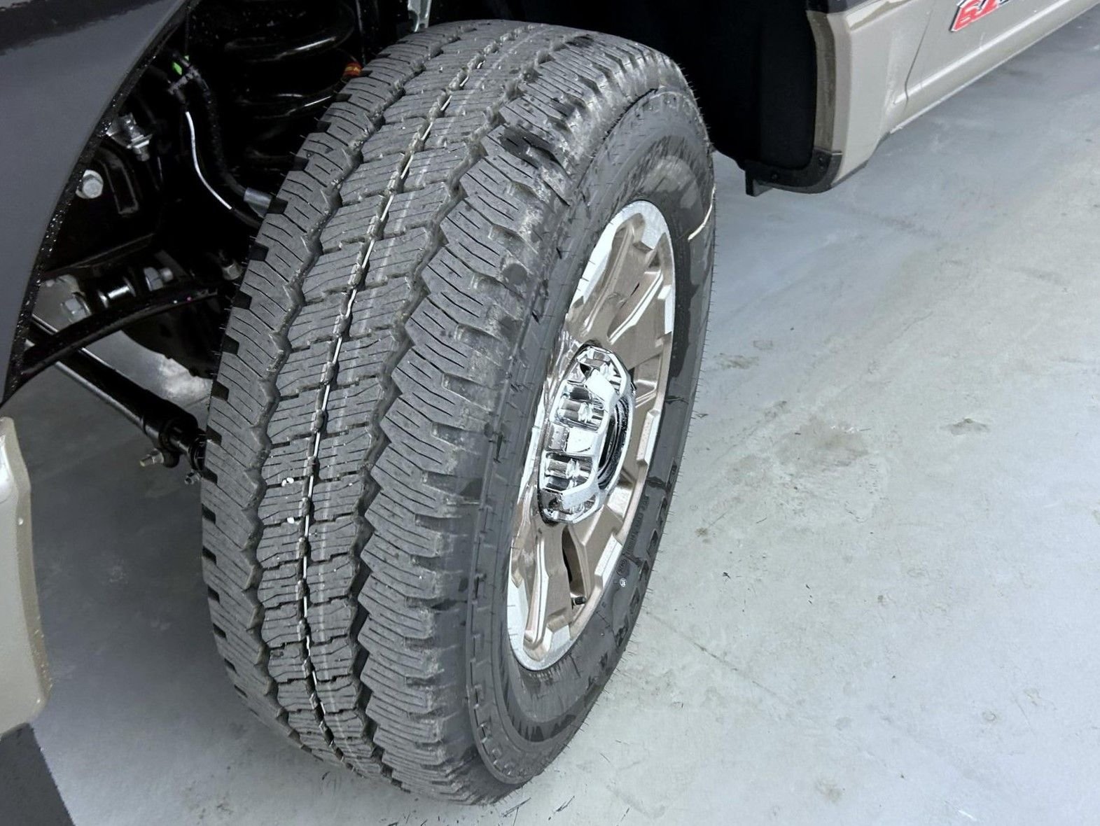 New 2026 Agate Black Metallic Ford King Ranch image 24