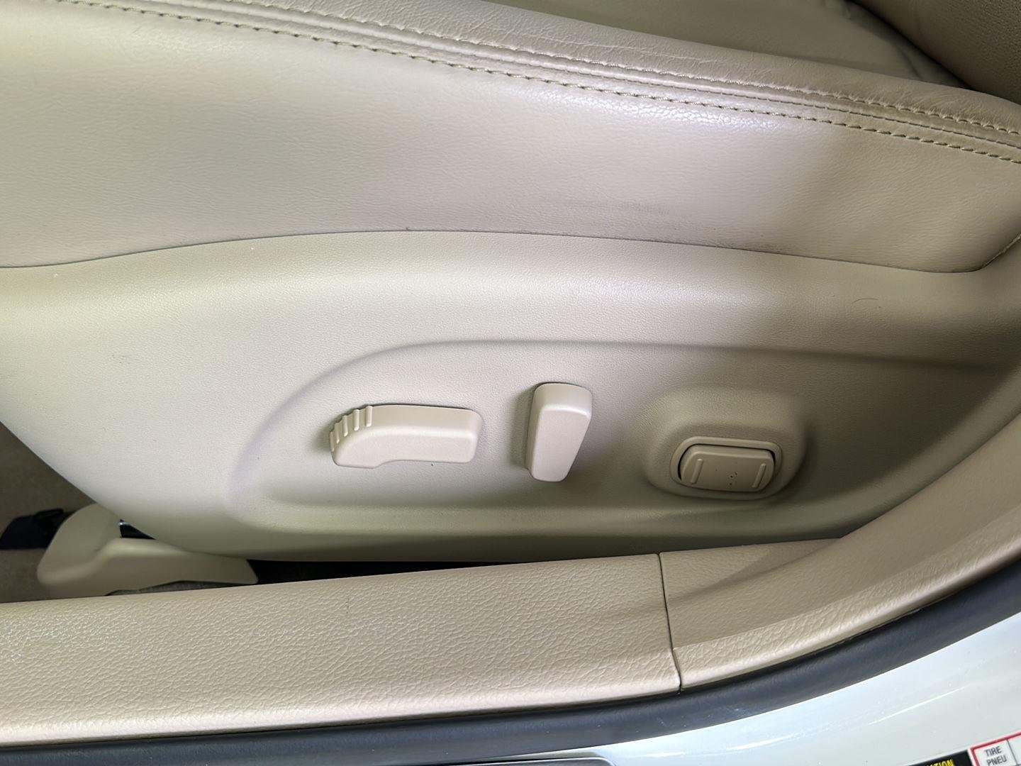 Used 2013 Pearl White Nissan 3.5 SL image 20