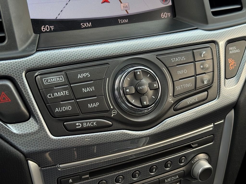 Used 2018 Red Nissan SL image 36