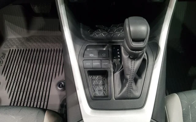 Used 2024 Black Toyota XLE image 31