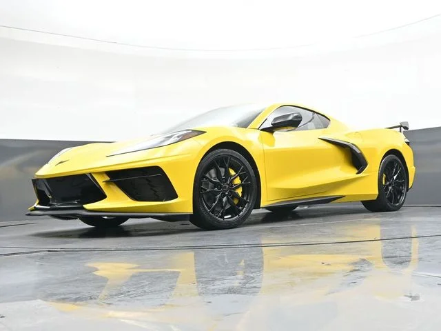 Used 2025 Yellow Chevrolet Stingray image 39