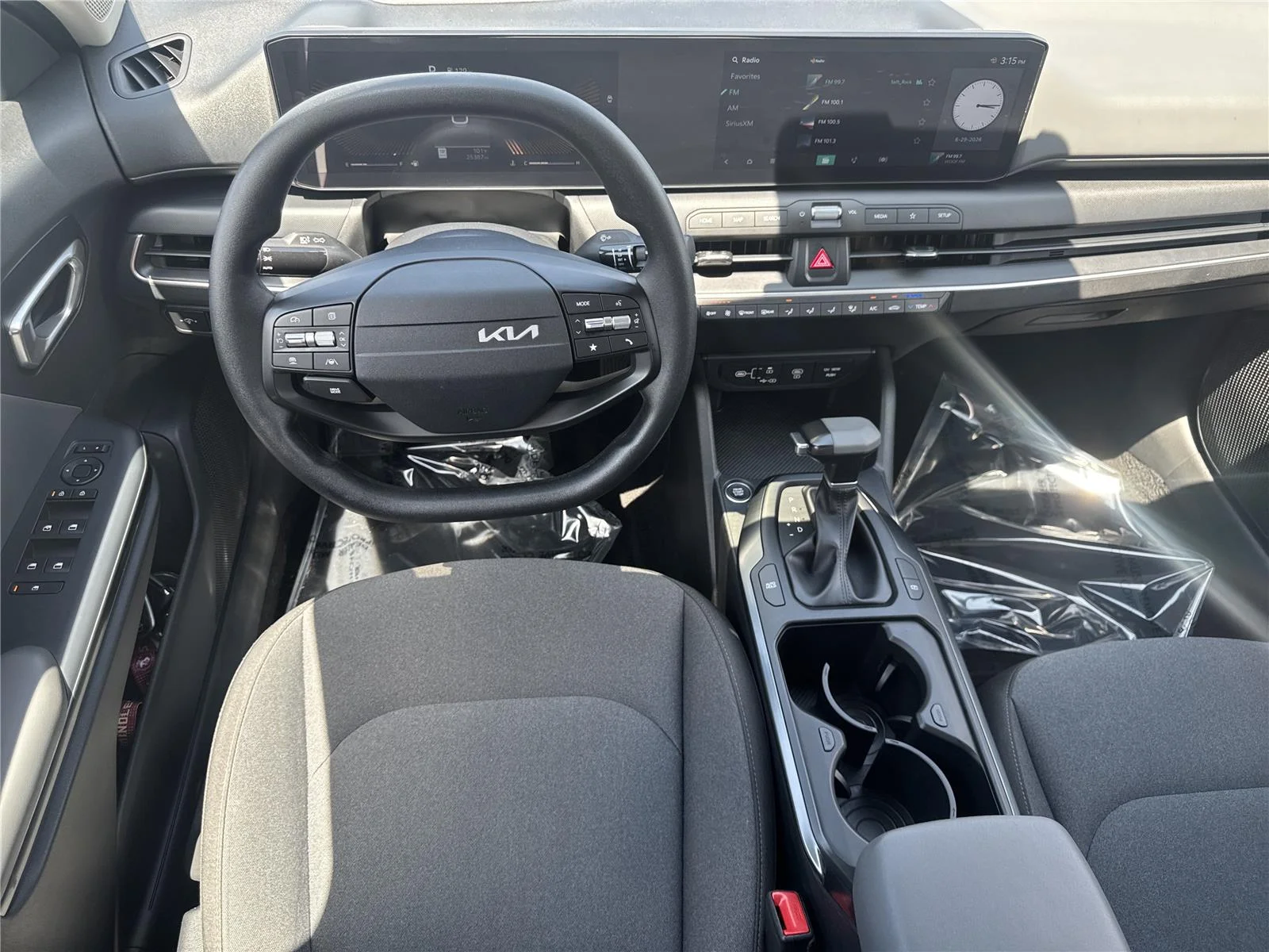 Used 2025 Snow White Pearl Kia LXS image 14