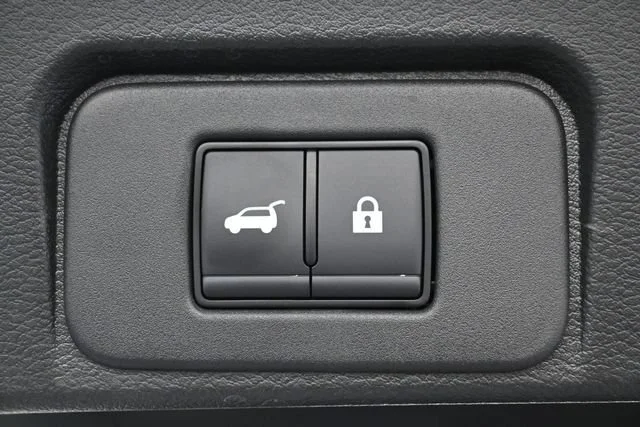 Used 2023 Pearl White Trico Nissan Platinum image 26