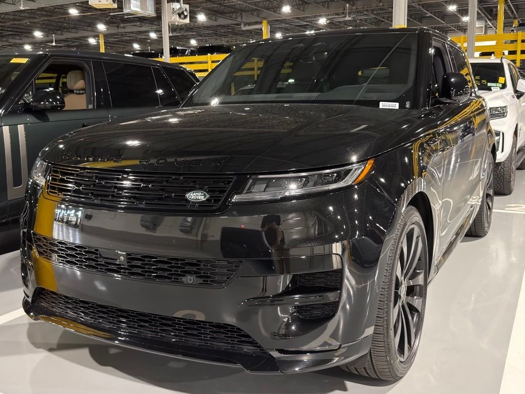 Used 2025 Santorini Black Metallic Land Rover Dynamic SE image 1